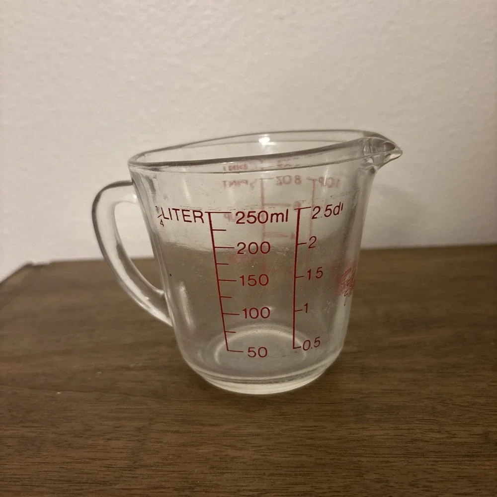 Vintage Fire-King Glass 1 Cup Measuring Cup #496 Red Lettering Closed D‎ Handle